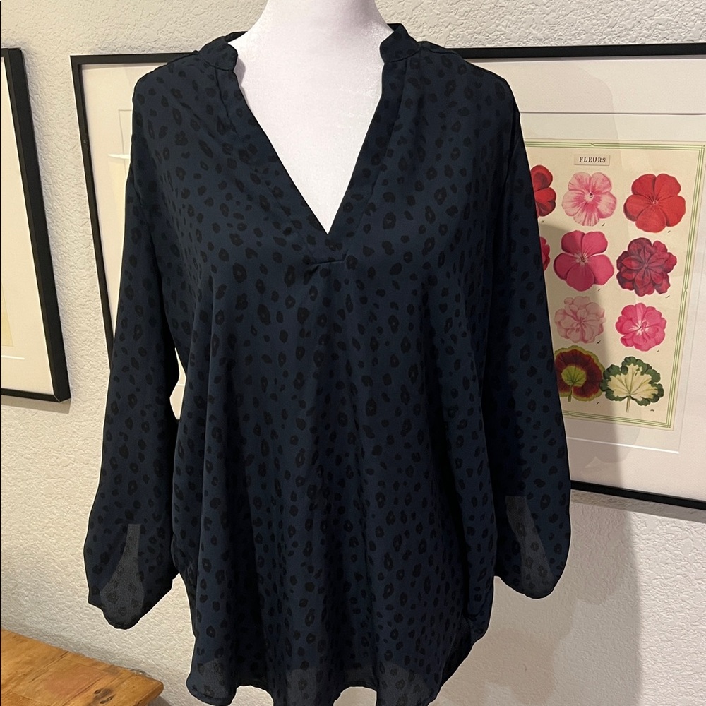Lush Navy Blue & Black Leopard Print V-Neck Blouse - Size Medium